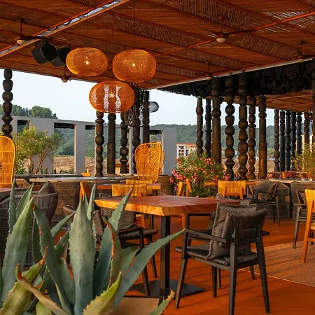 Life Resort 4*