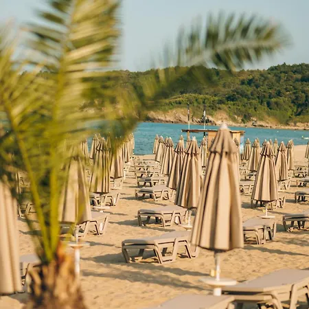 Life Ośrodek wypoczynkowy 4*